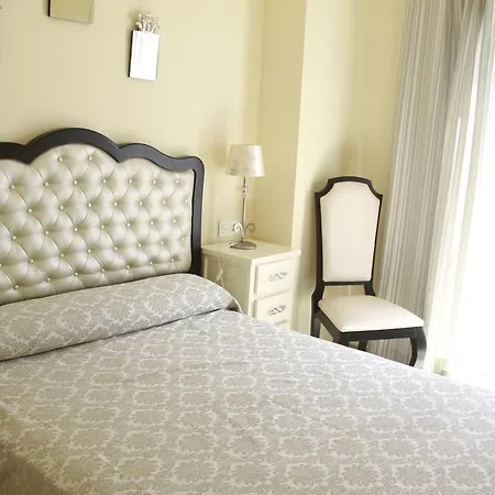 게스트하우스 Hostal Flor De Lis- Lojo