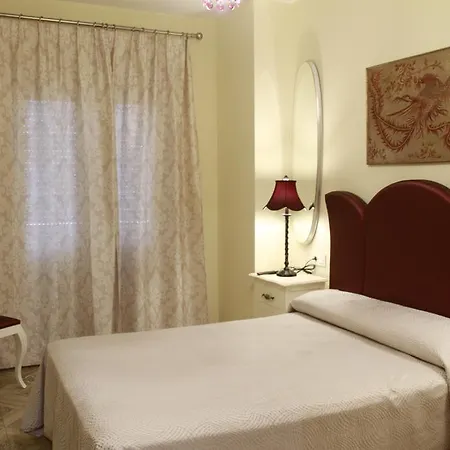 招待所 Hostal Flor De Lis- Lojo 科尼尔-德拉弗龙特拉
