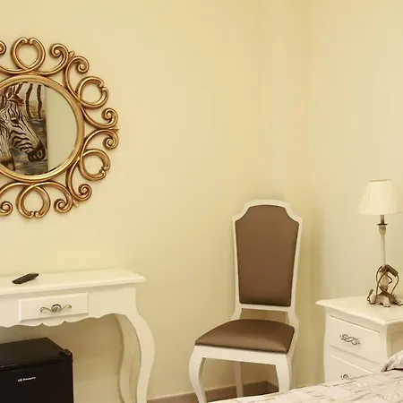 Hostal Flor De Lis- Lojo